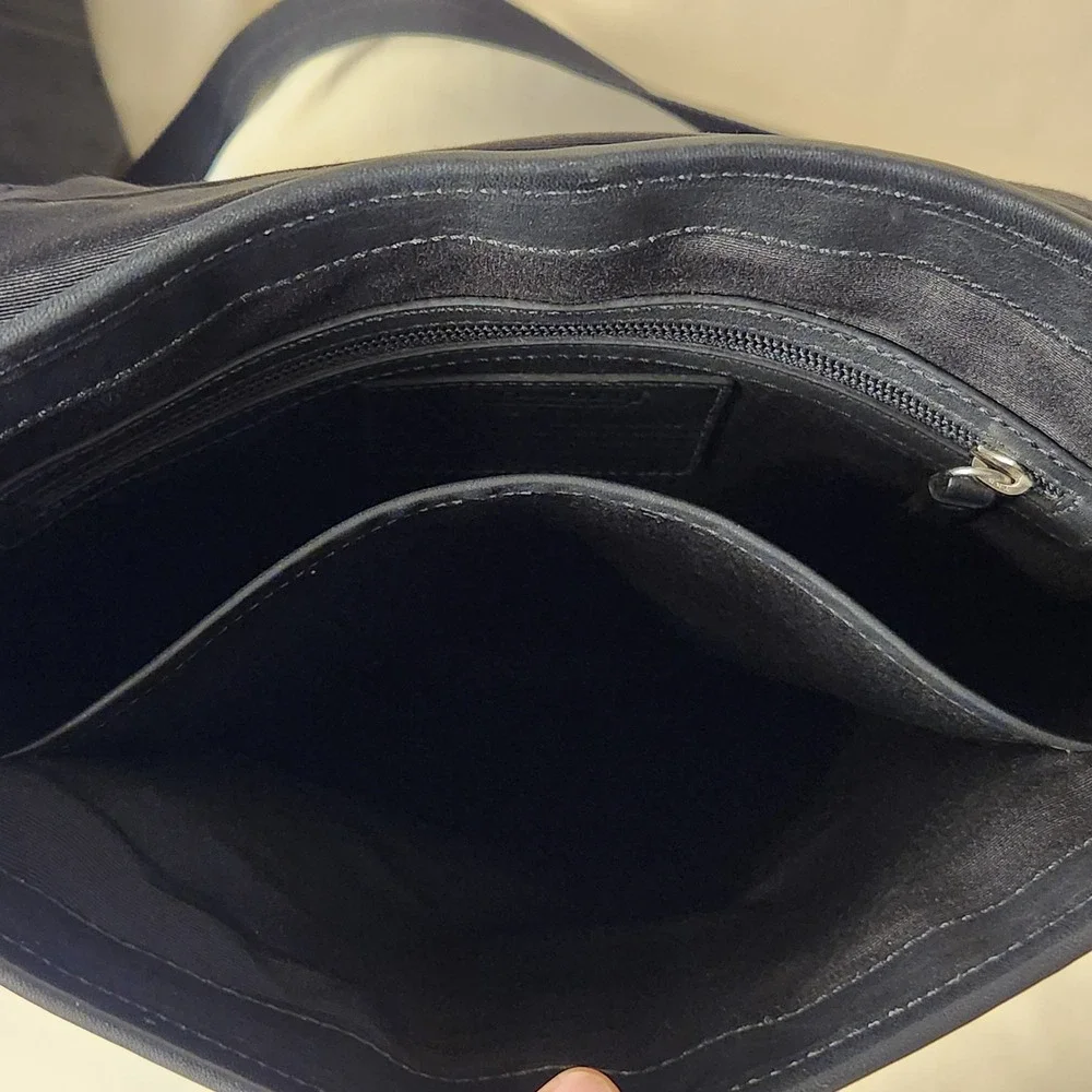 Coach Mens Messenger Bag Black‎ Leather Embossed Op Art Crossbody 70475
